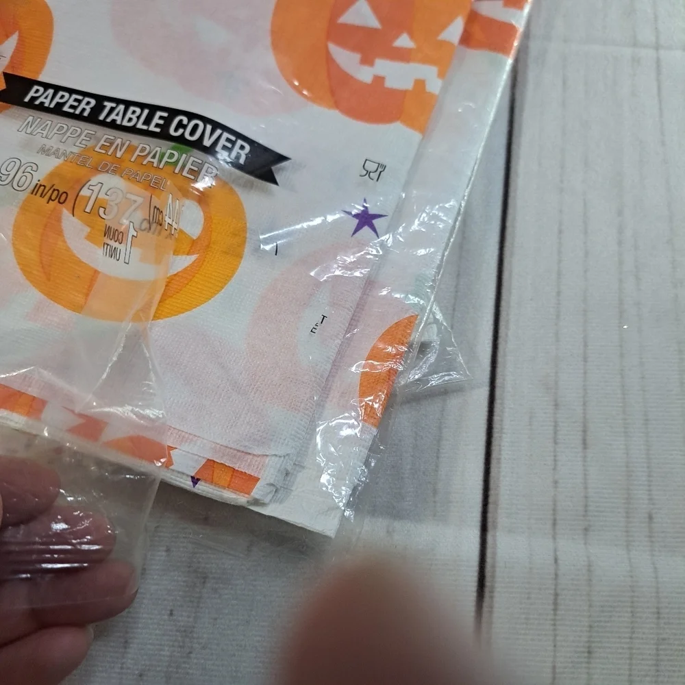 2 Halloween Pumpkin Paper Table Cover